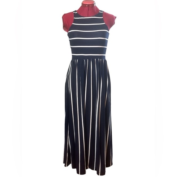 Dresses & Skirts - Classic navy white striped sleeveless knit pullover maxi dress gathered skirt